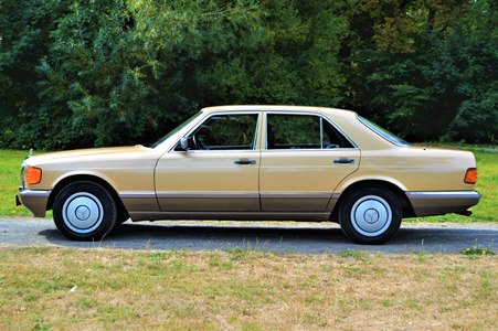 Mercedes-Benz 300 SE W126