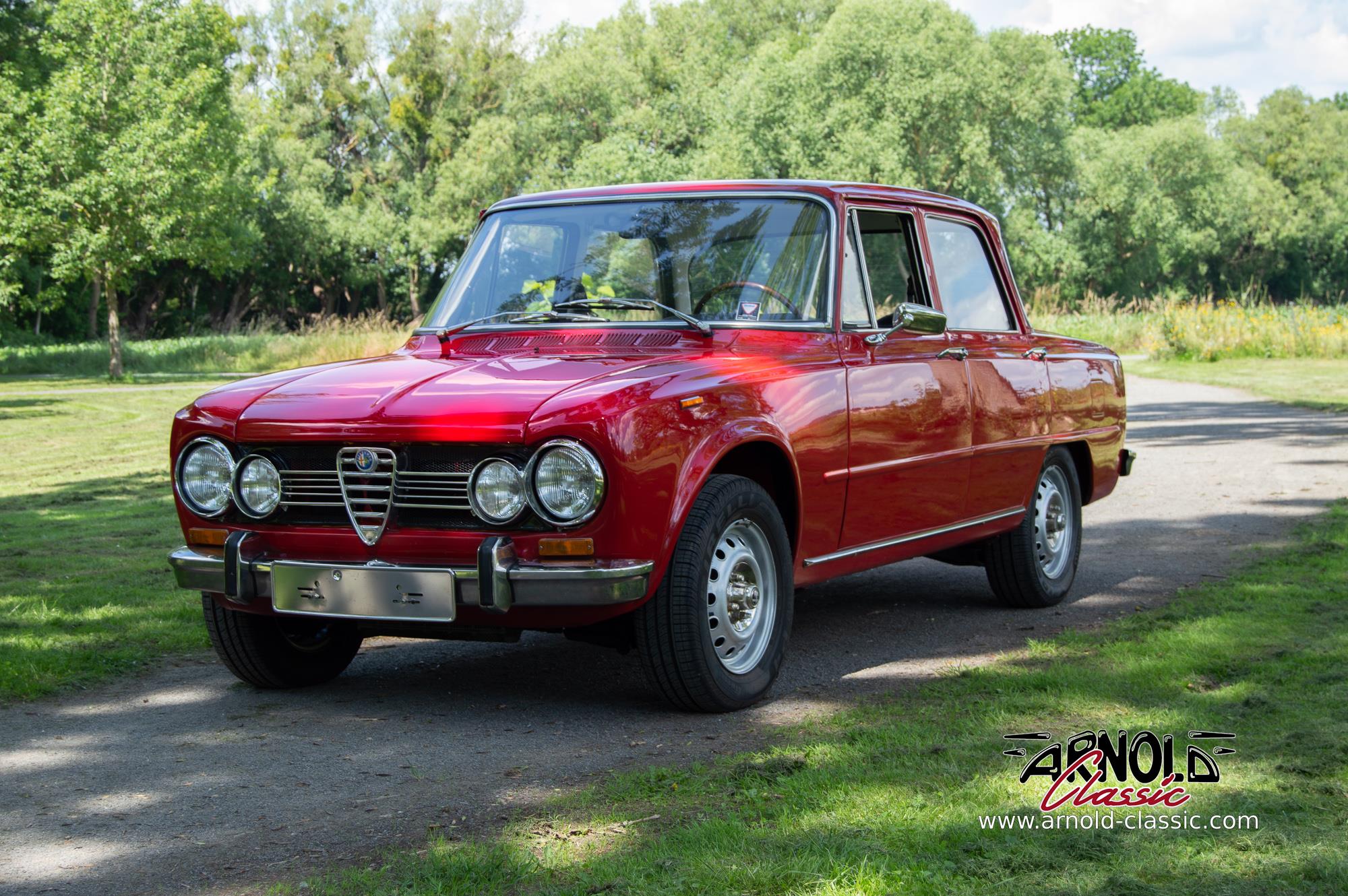 Alfa-Romeo-Giulia-1600-Super-1-1.jpg